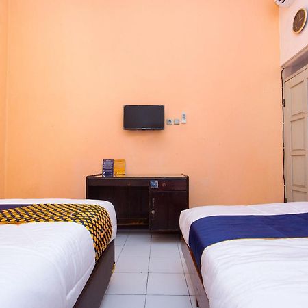 Spot On 2697 Homy House Hotel Semarang Buitenkant foto