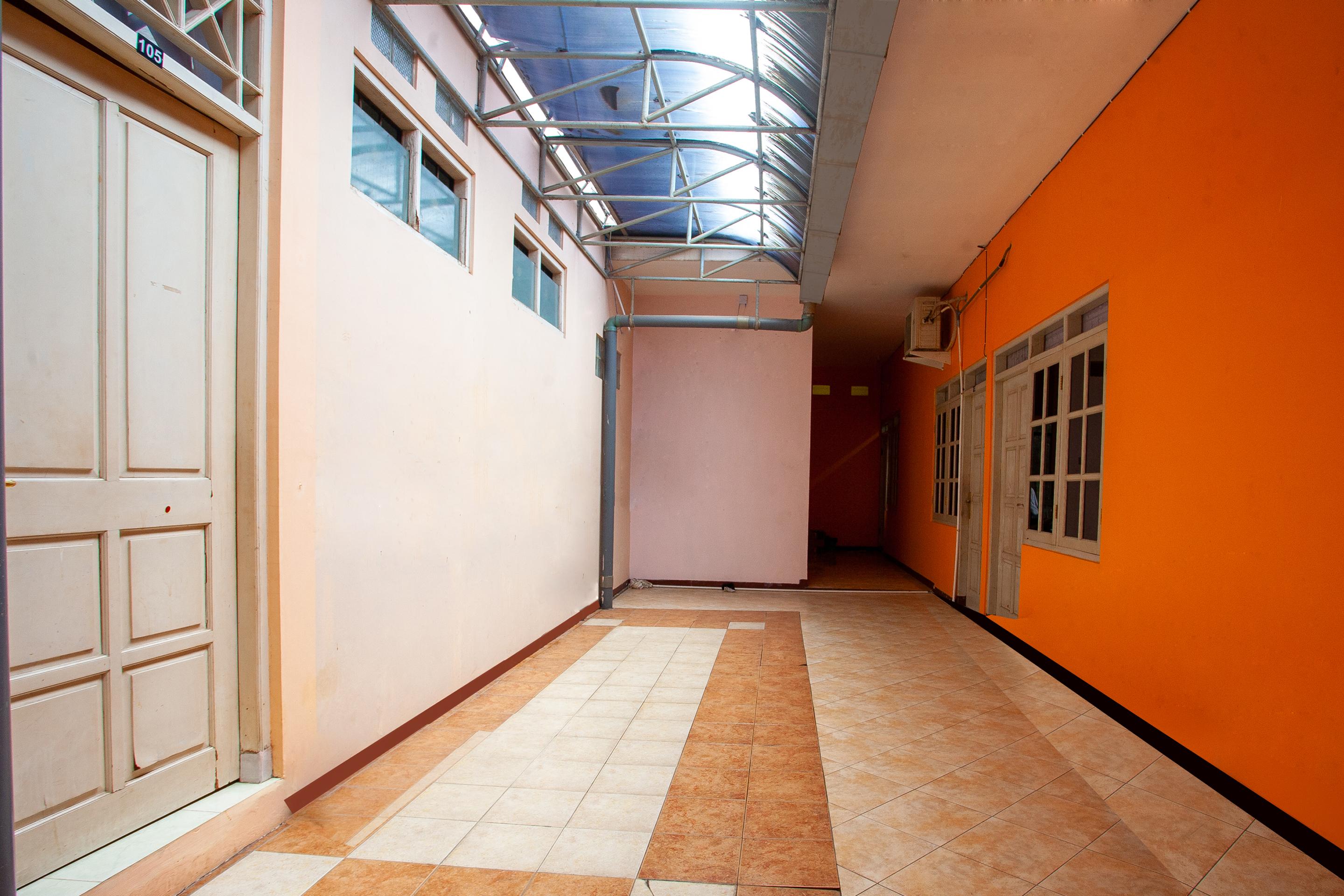 Spot On 2697 Homy House Hotel Semarang Buitenkant foto