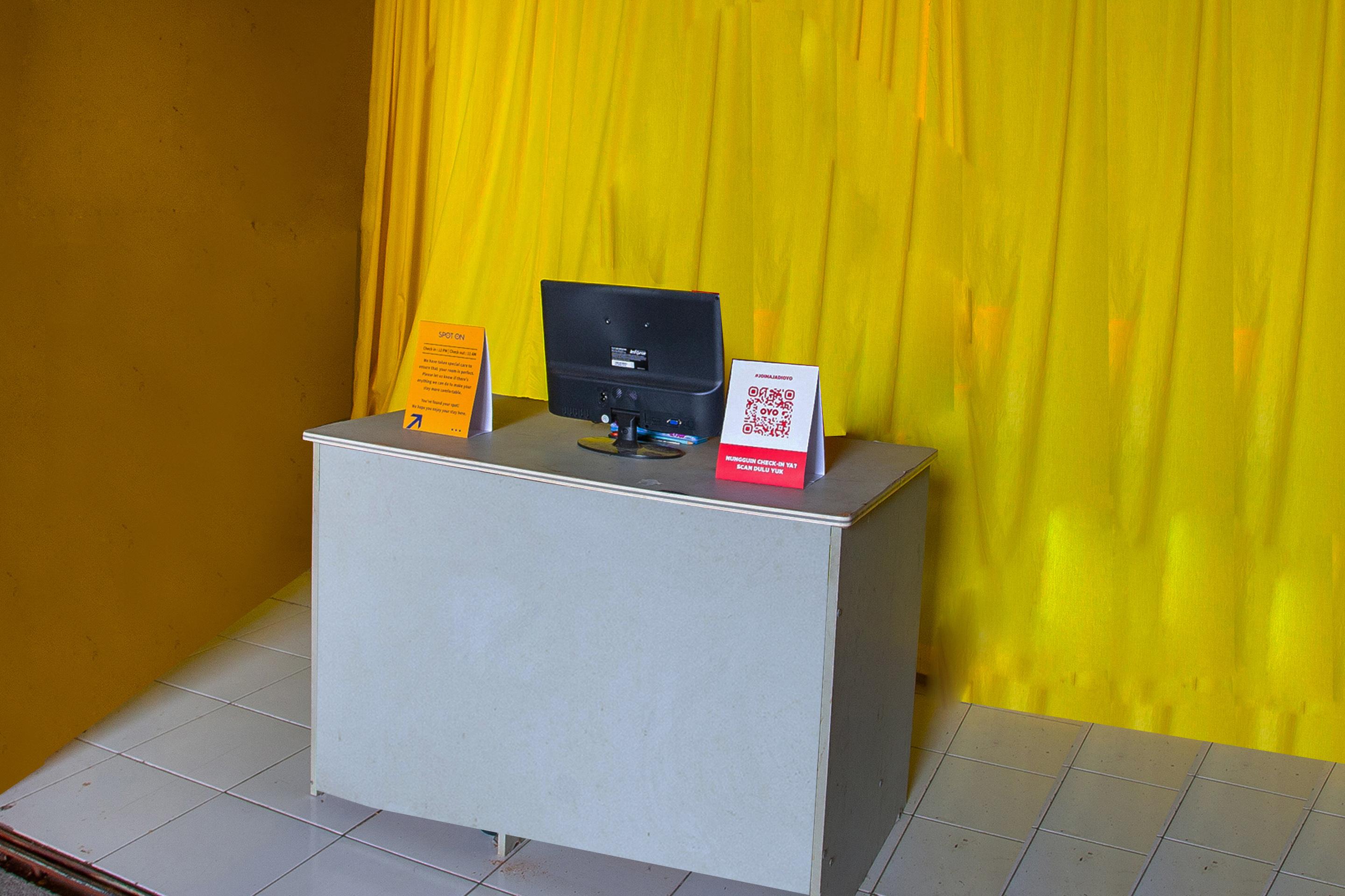 Spot On 2697 Homy House Hotel Semarang Buitenkant foto