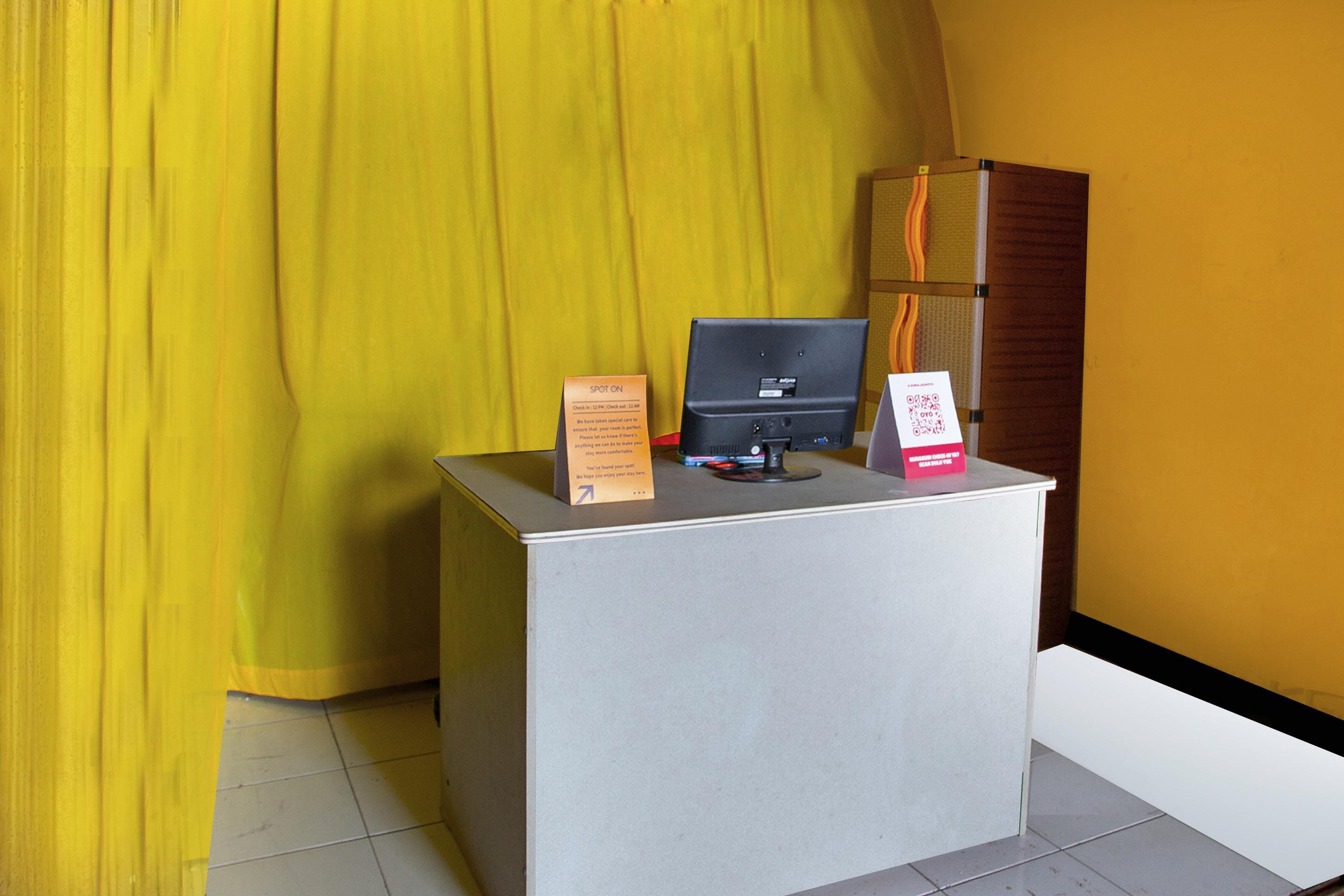 Spot On 2697 Homy House Hotel Semarang Buitenkant foto