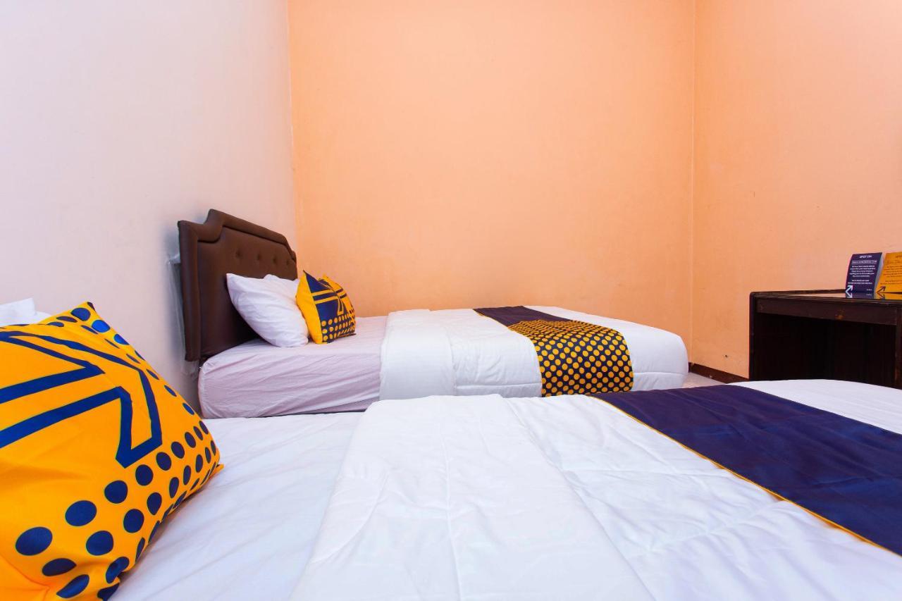 Spot On 2697 Homy House Hotel Semarang Buitenkant foto