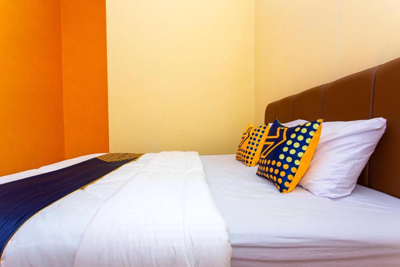 Spot On 2697 Homy House Hotel Semarang Buitenkant foto