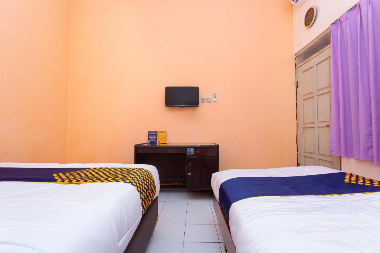 Spot On 2697 Homy House Hotel Semarang Buitenkant foto