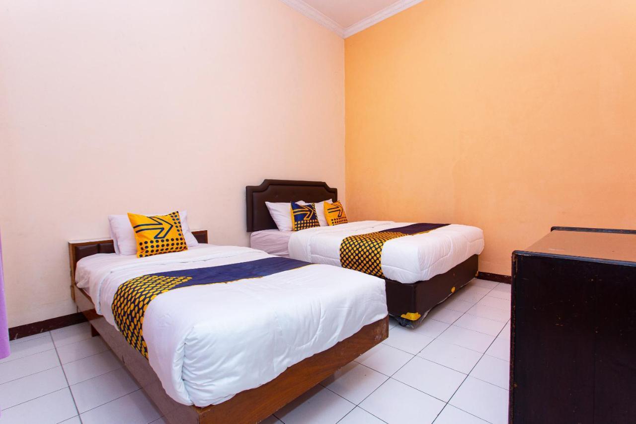 Spot On 2697 Homy House Hotel Semarang Buitenkant foto