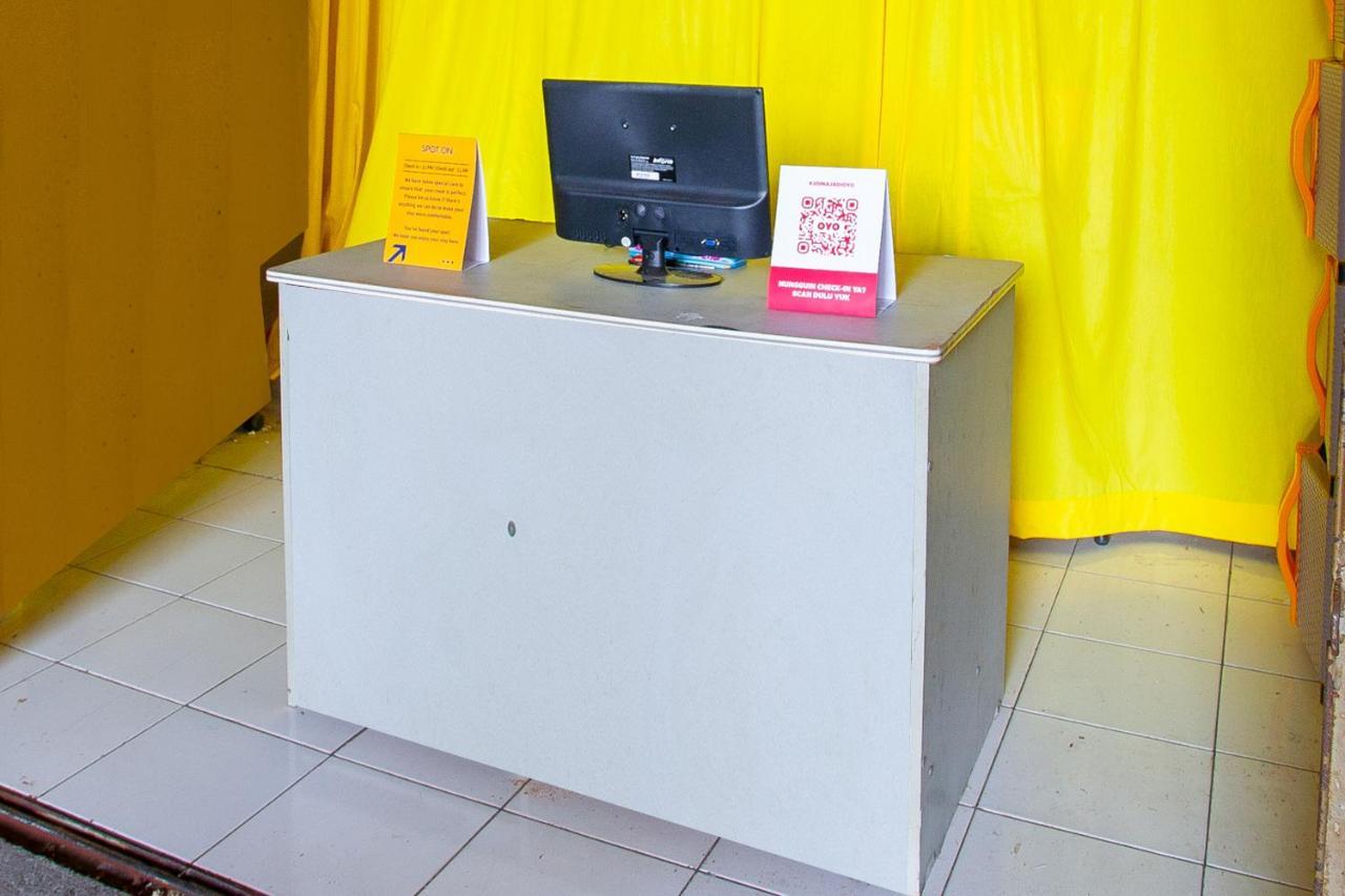 Spot On 2697 Homy House Hotel Semarang Buitenkant foto